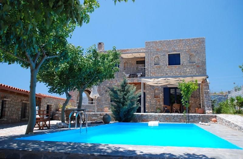 Aoritis Villas 3*