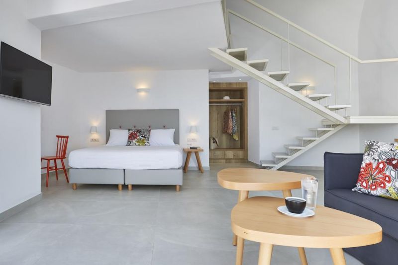 Aperanto Suites 3*