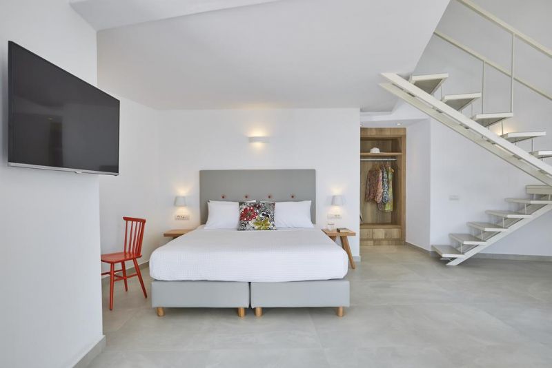 Aperanto Suites 3*