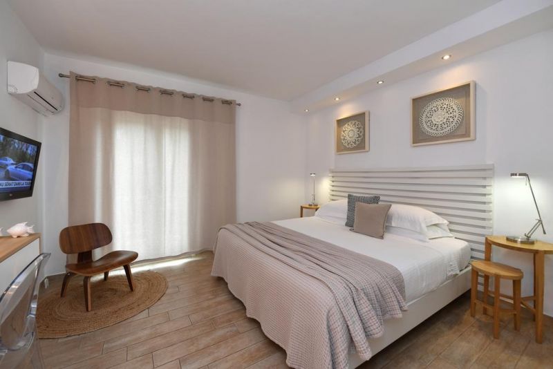 Apollon Parikia 3*