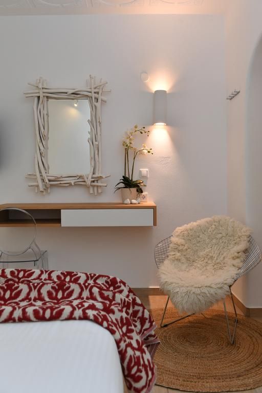 Apollon Parikia 3*