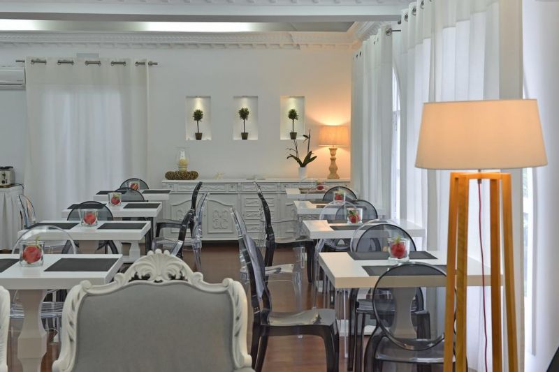 Apollon Parikia 3*