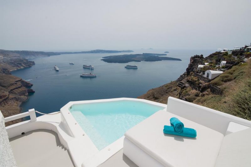 Aqua Luxury Suites 4*