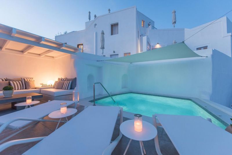 Aqua Luxury Suites 4*