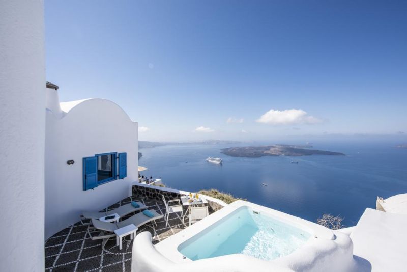 Aqua Luxury Suites 4*