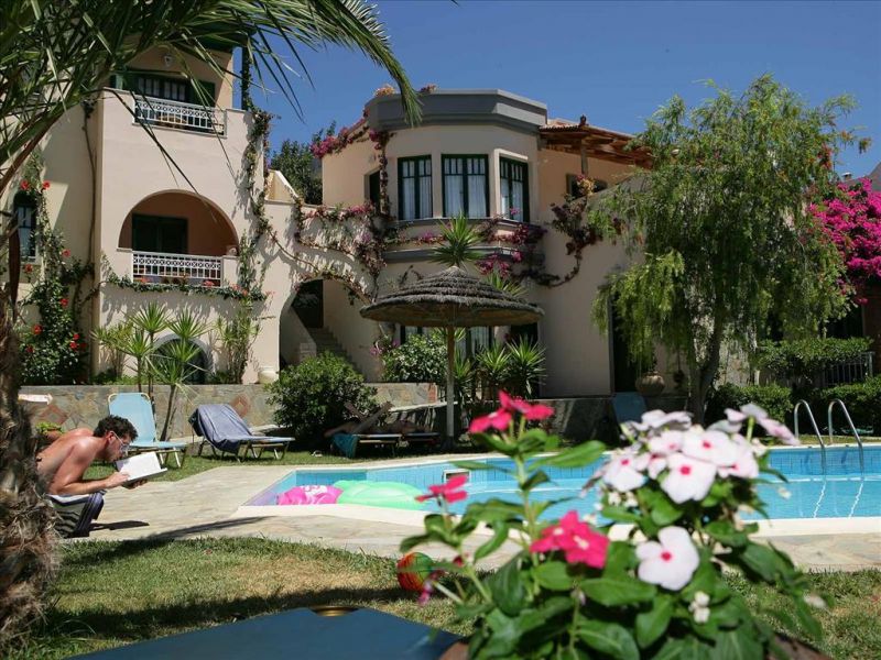 Aquarius Apartments Agia Pelagia 4*