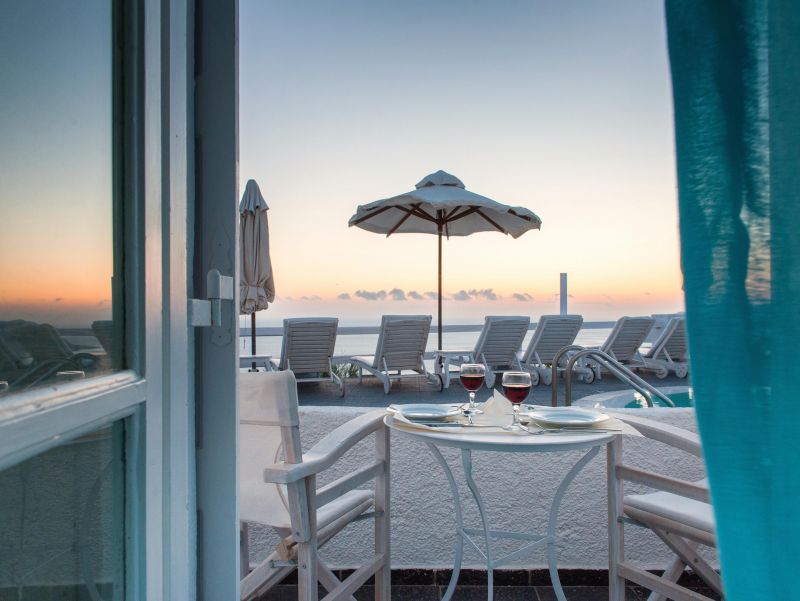 Artemis Suites 4*