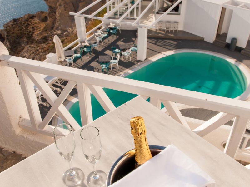 Artemis Suites 4*