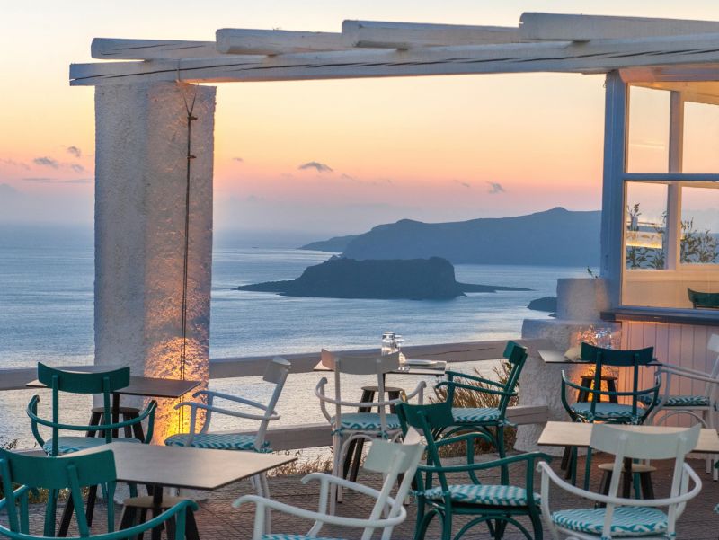 Artemis Suites 4*