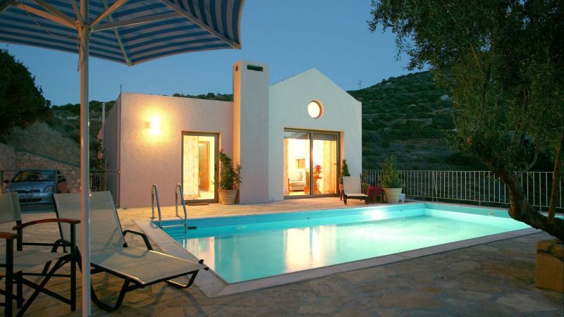 Artemis Villa 4*