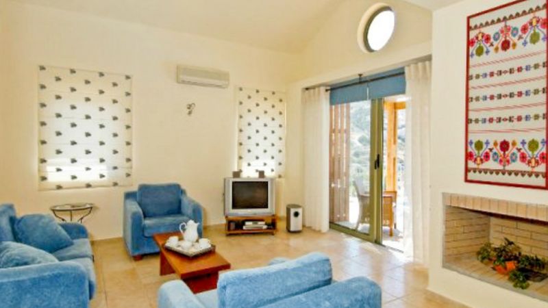 Artemis Villa 4*