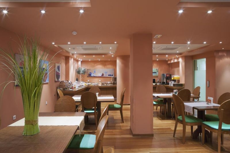 Athens Center Square 3*