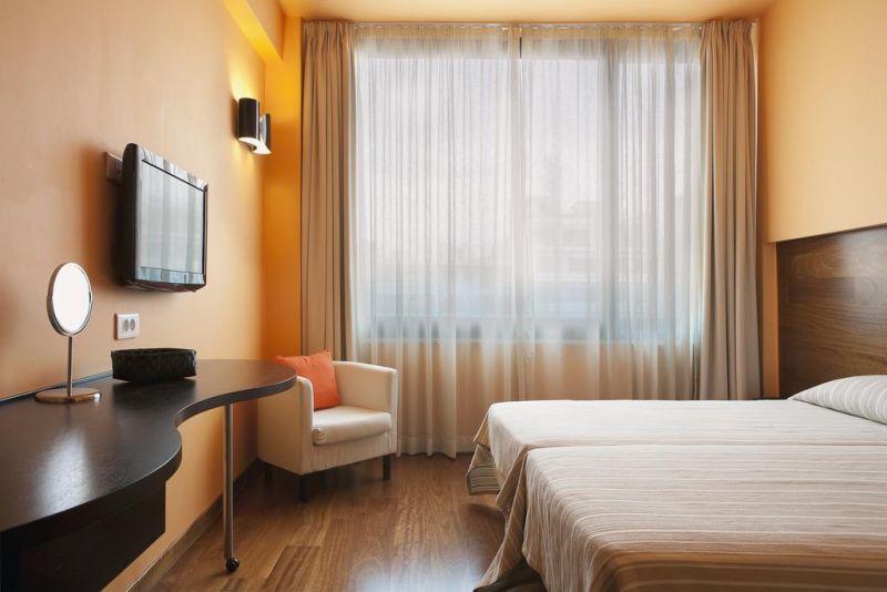 Athens Center Square 3*