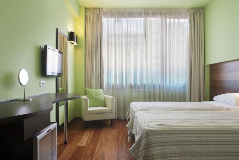 Athens Center Square 3*