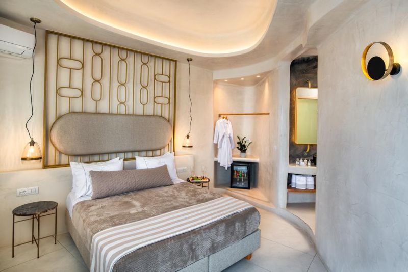 Athina Luxury Suites 5*