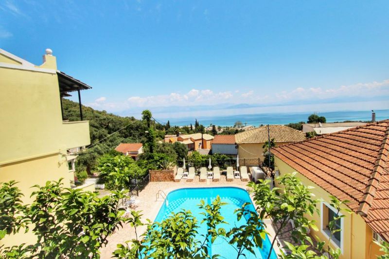 Avra Sea View Paradise Pool Aparthotel 2*