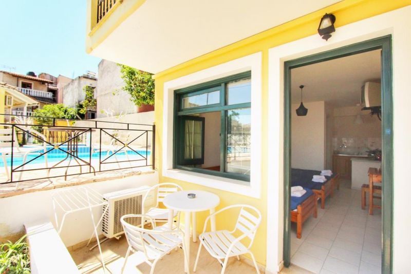 Avra Sea View Paradise Pool Aparthotel 2*
