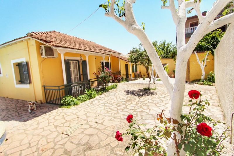 Avra Sea View Paradise Pool Aparthotel 2*