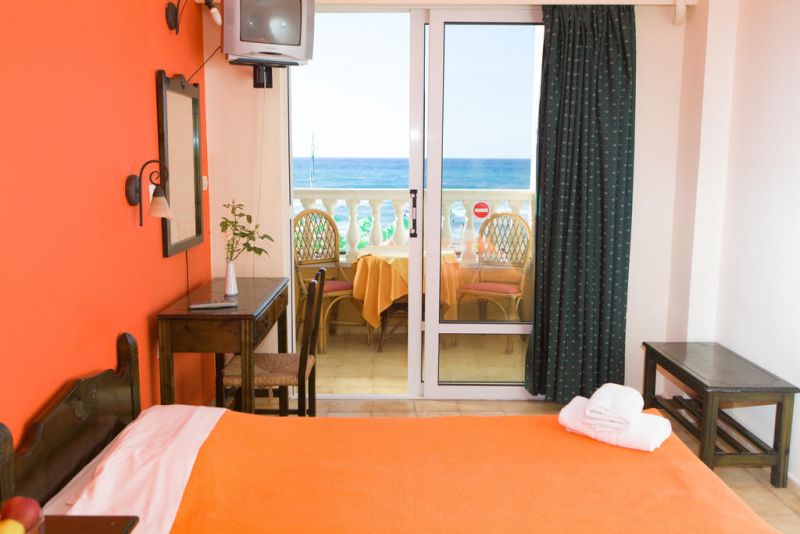 Birais Beach Studios 2*