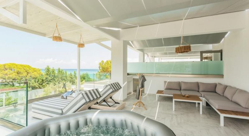 Blue Carpet Luxury Suites 3*