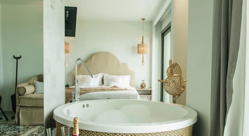 Blue Carpet Luxury Suites 3*