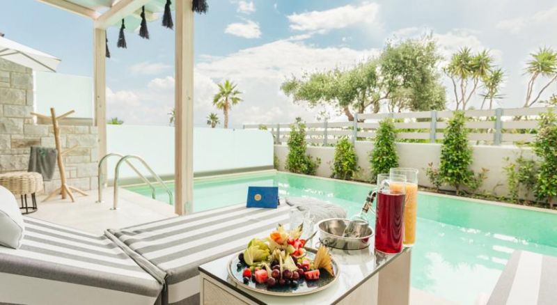 Blue Carpet Luxury Suites 3*