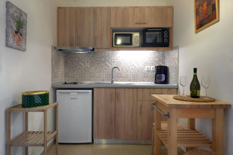 Captains Apartments 2*