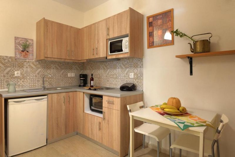 Captains Apartments 2*