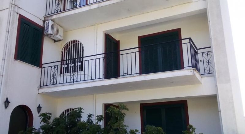 Chloe Apartments 2*
