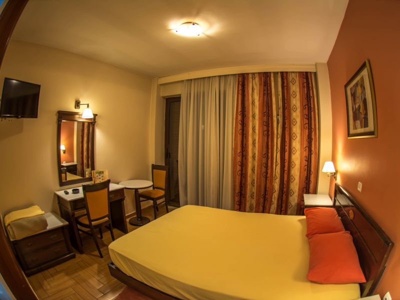 Chris Hotel 2*