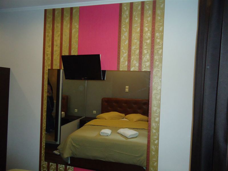 Cosmopolit Athens 2*
