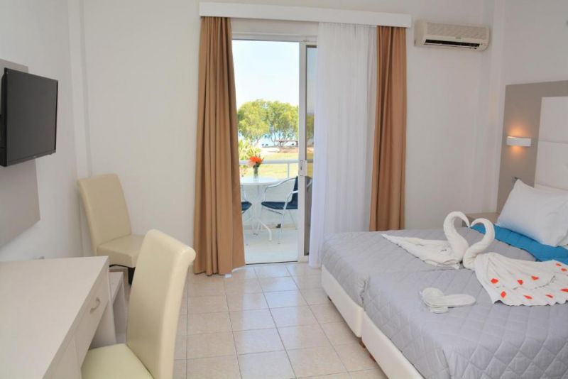 Costa Angela Seaside Resort 3*