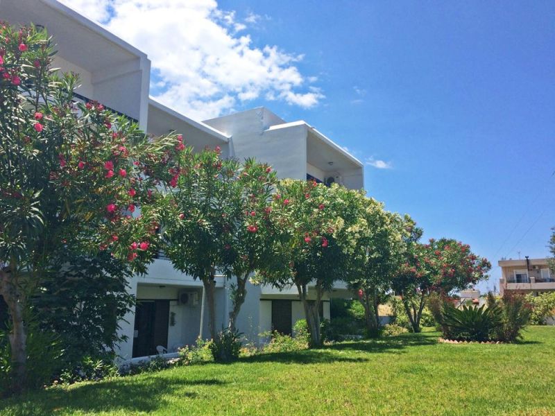 Debby Hotel Apartments 2*