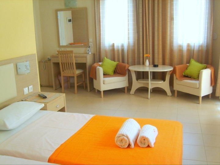 Decauville Hotel 2*