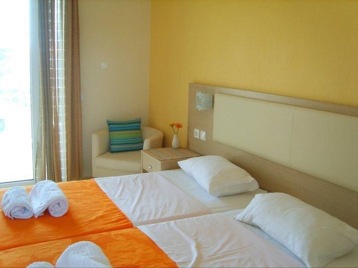 Decauville Hotel 2*
