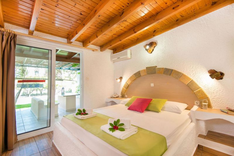 Elefteria Apartments 3*