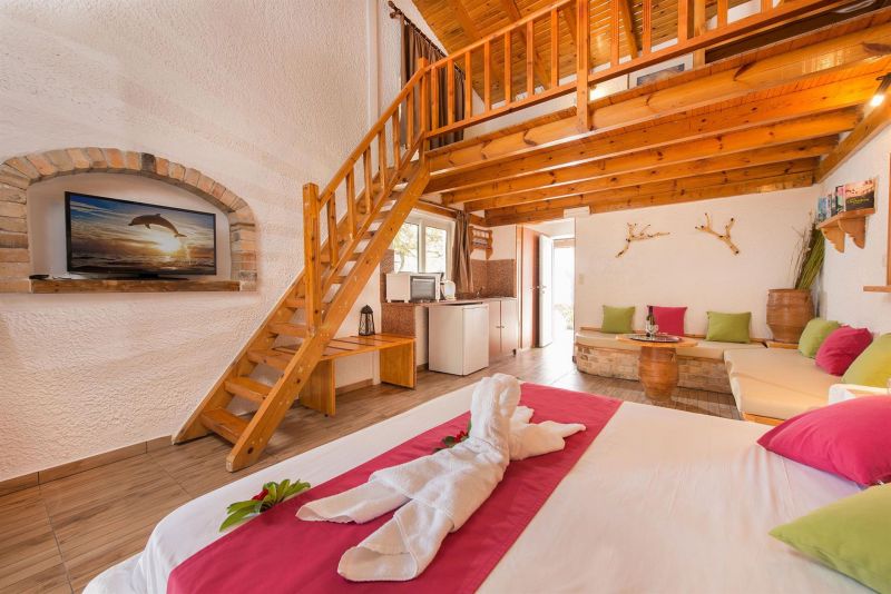Elefteria Apartments 3*