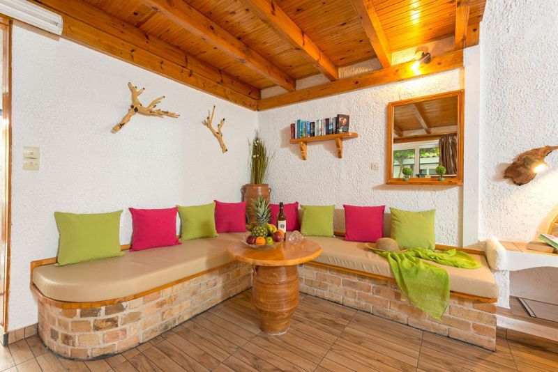 Elefteria Apartments 3*