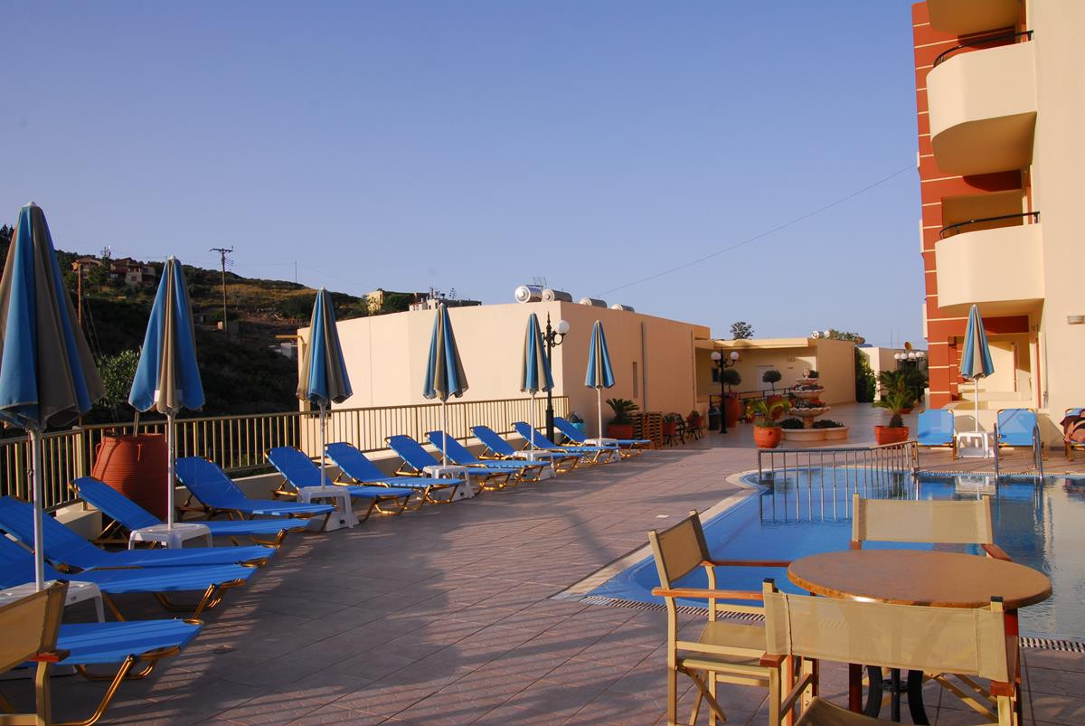 Elpis Studio Apartments 3*