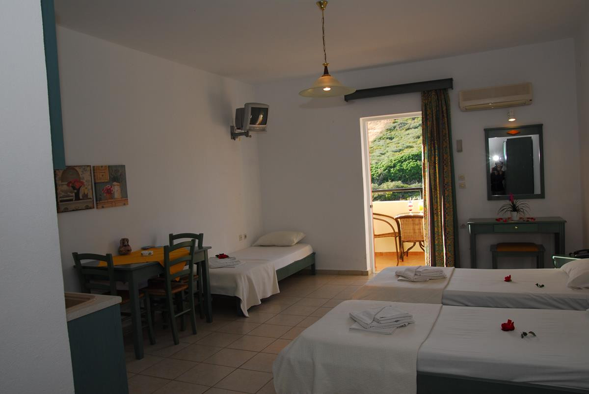 Elpis Studio Apartments 3*