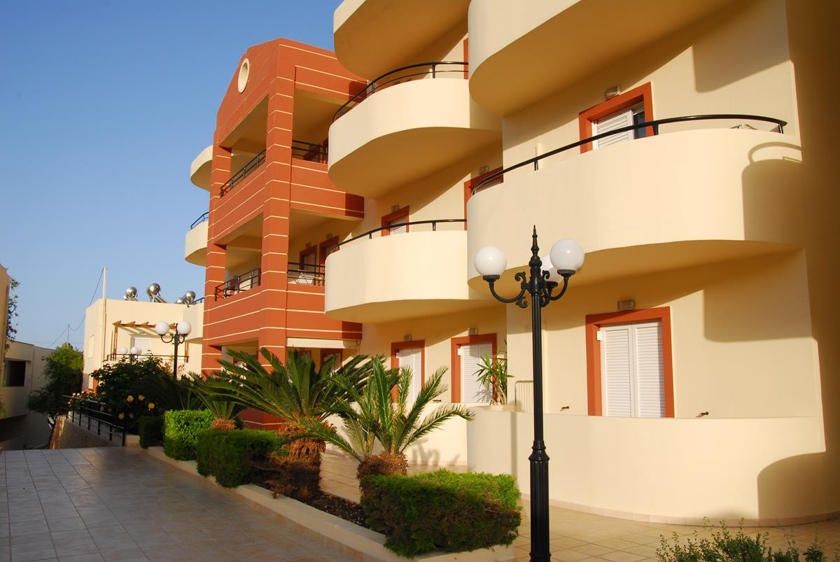 Elpis Studio Apartments 3*