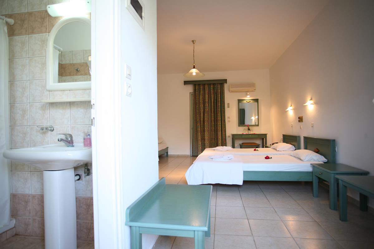 Elpis Studio Apartments 3*