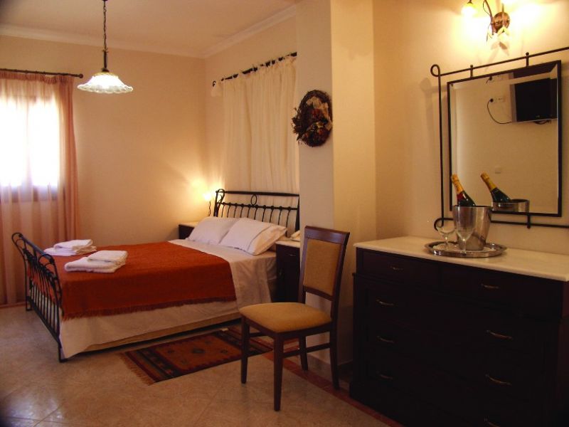 Epavlis Santorini 4*