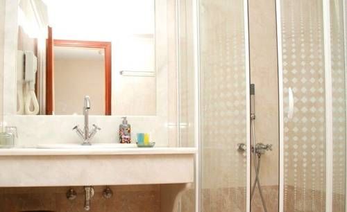 Epavlis Santorini 4*