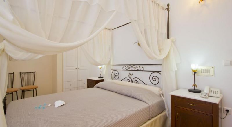 Epavlis Santorini 4*