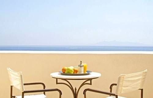 Epavlis Santorini 4*