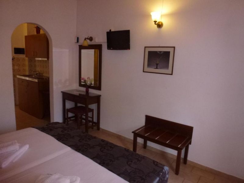 Galini Studios Apt 2*