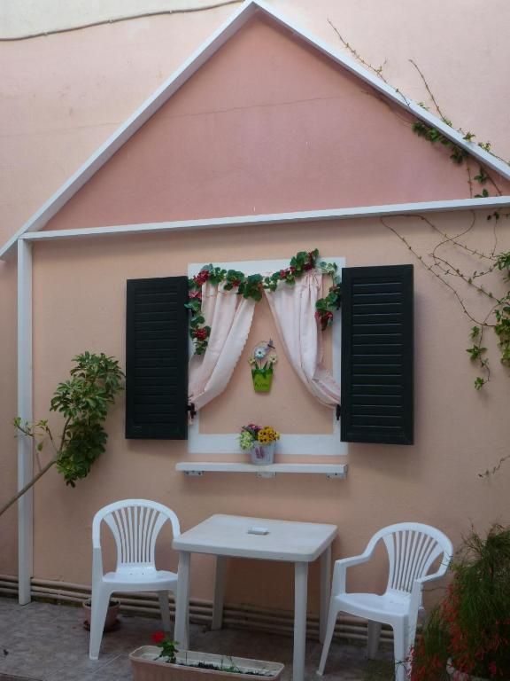 Galini Studios Apt 2*