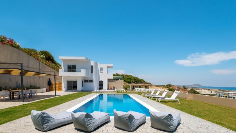 Hill & Sea View Villa 4*