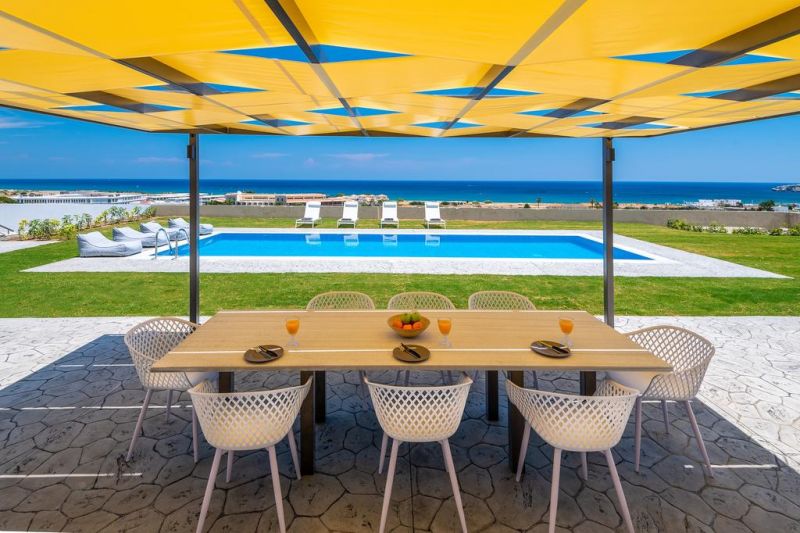 Hill & Sea View Villa 4*